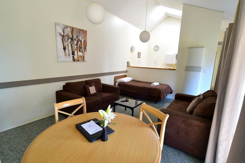 Executive Hideaway - Accommodation Burleigh 25