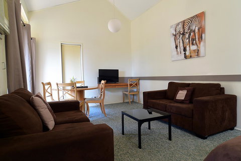 Executive Hideaway - Accommodation Burleigh 22