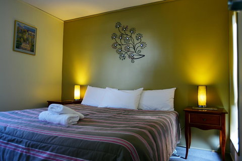 Executive Hideaway - Accommodation Burleigh 29