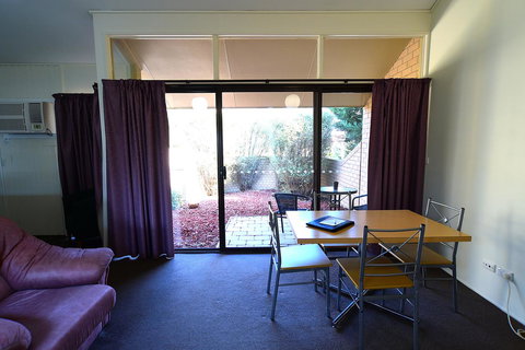 Executive Hideaway - Accommodation Burleigh 33