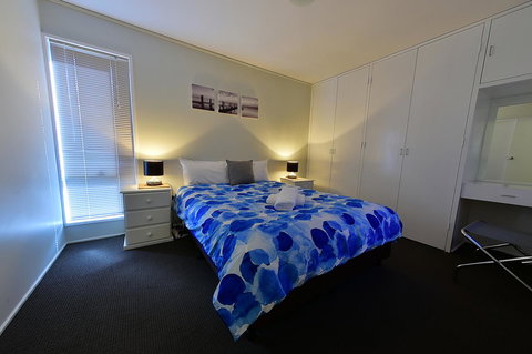 Executive Hideaway - Accommodation Burleigh 41