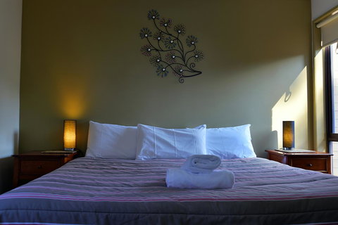 Executive Hideaway - Accommodation Burleigh 28