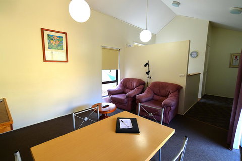 Executive Hideaway - Accommodation Burleigh 34