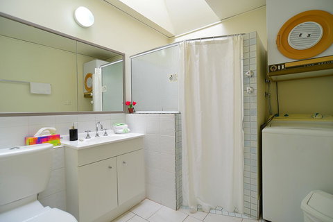Executive Hideaway - Accommodation Burleigh 18