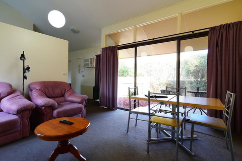 Executive Hideaway - Accommodation Burleigh 32