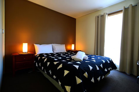 Executive Hideaway - Accommodation Burleigh 4