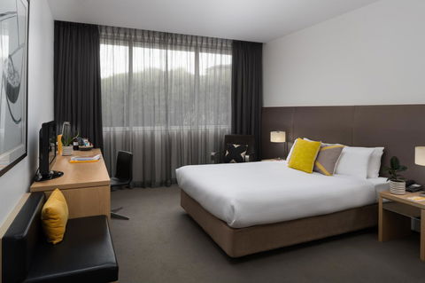 Atura Dandenong - Accommodation Burleigh 1