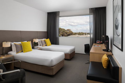 Atura Dandenong - Accommodation Burleigh 2