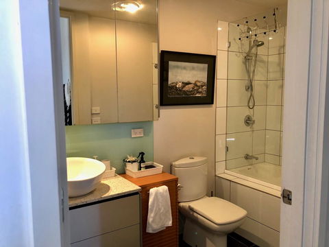 Vibe-Modern 2 Bed Apartment - Accommodation Burleigh 5