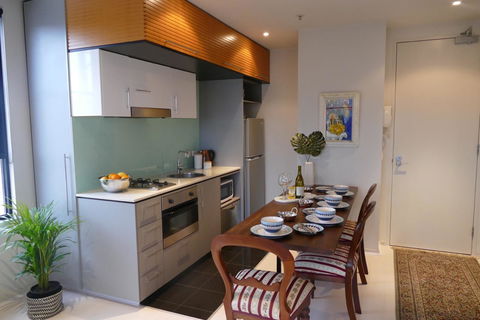 Vibe-Modern 2 Bed Apartment - Accommodation Burleigh 4