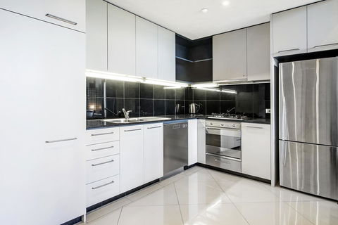 ULTIQA Little Collins (located At The Hero Apartment Building) - Accommodation Burleigh 3