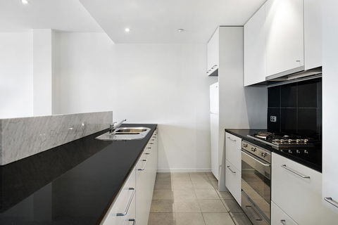 ULTIQA Little Collins (located At The Hero Apartment Building) - Accommodation Burleigh 29