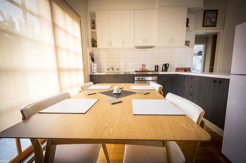 Azen Haven - Accommodation Burleigh 18