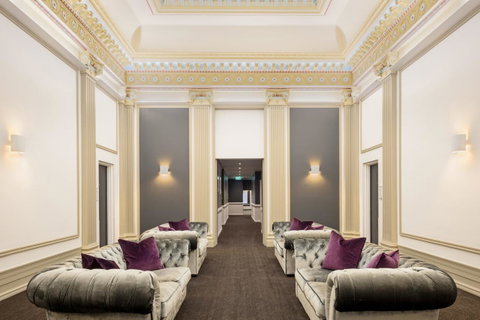 Treasury On Collins - Accommodation Burleigh 22
