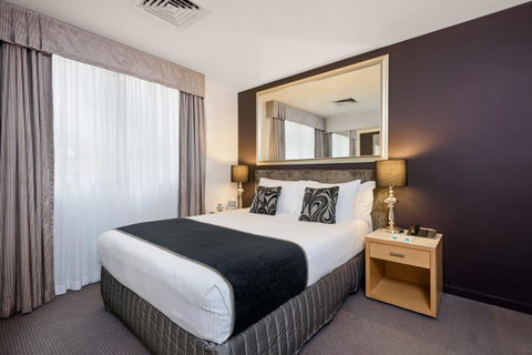 Treasury On Collins - Accommodation Burleigh 7