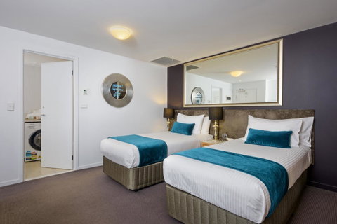 Treasury On Collins - Accommodation Burleigh 41