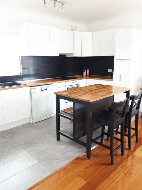 Beach Front Beauty - Accommodation Burleigh 8