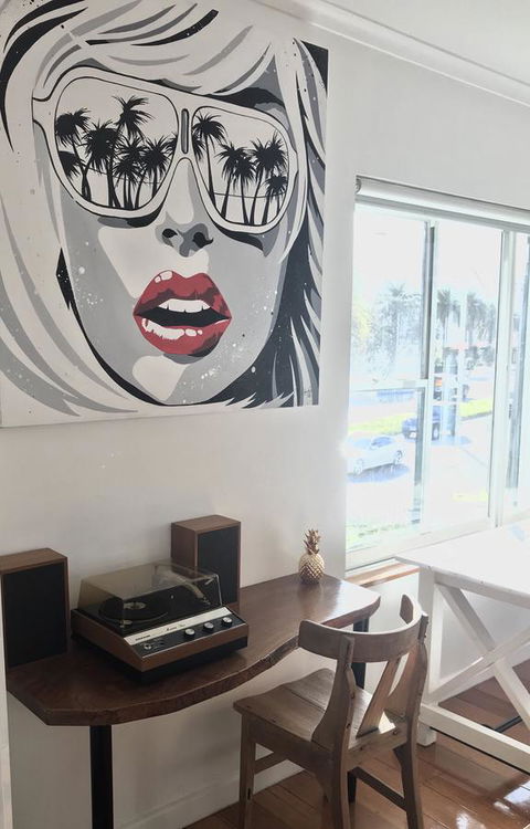 Beach Front Beauty - Accommodation Burleigh 3