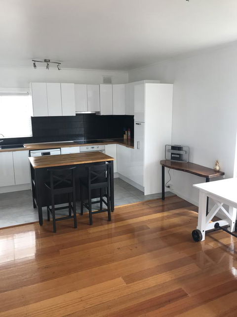 Beach Front Beauty - Accommodation Burleigh 12