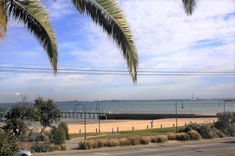 Beach Front Beauty - Accommodation Burleigh 14