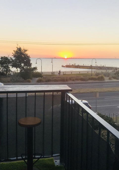 Beach Front Beauty - Accommodation Burleigh 18