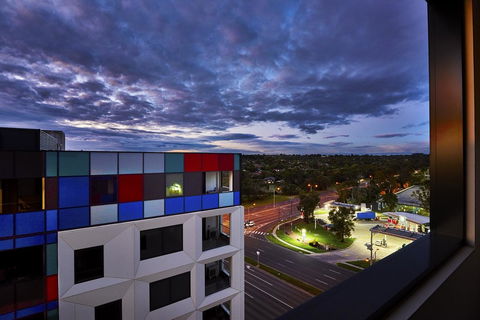 Melbourne Knox Central Apartment Hotel Official - Accommodation Burleigh 34
