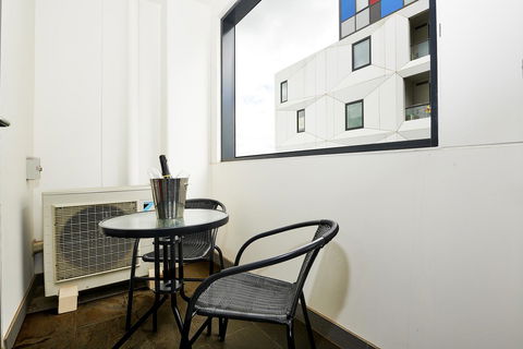 Melbourne Knox Central Apartment Hotel Official - Accommodation Burleigh 29