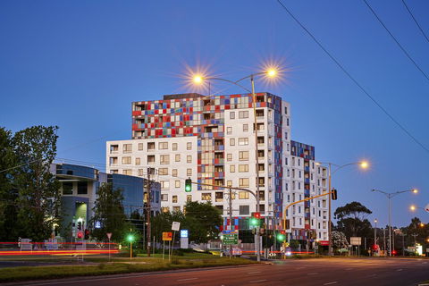 Melbourne Knox Central Apartment Hotel Official - Accommodation Burleigh 13