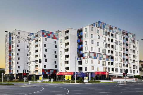 Melbourne Knox Central Apartment Hotel Official - Accommodation Burleigh 24
