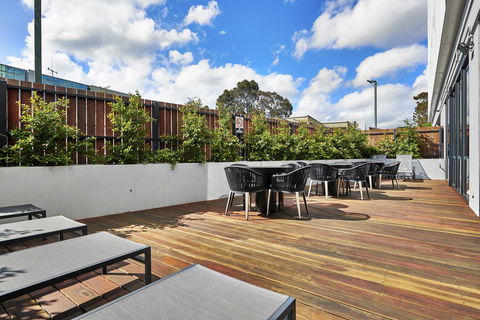 Melbourne Knox Central Apartment Hotel Official - Accommodation Burleigh 17