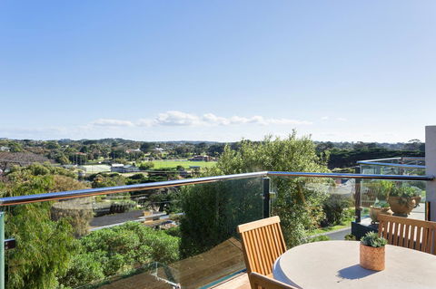 7 & 8 Monte Vista Sorrento - Accommodation Burleigh 16