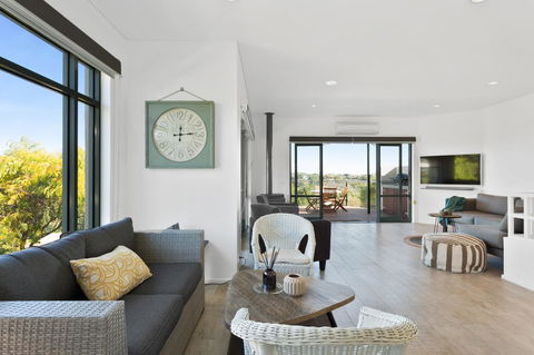 7 & 8 Monte Vista Sorrento - Accommodation Burleigh 3