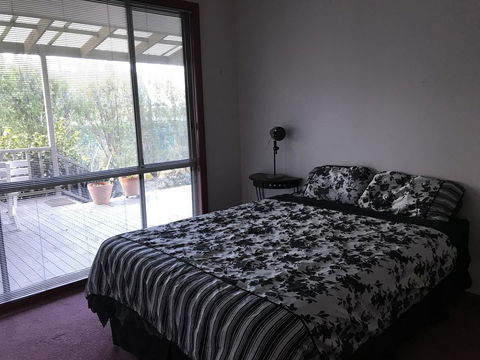 Eagle Bay Views - Accommodation Burleigh 14