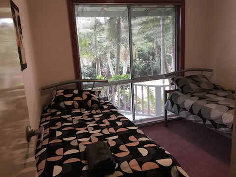 Eagle Bay Views - Accommodation Burleigh 1