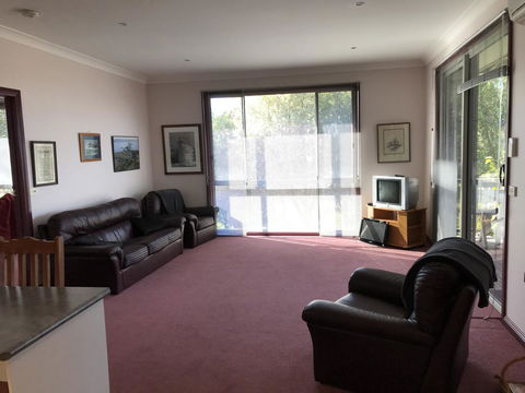 Eagle Bay Views - Accommodation Burleigh 10