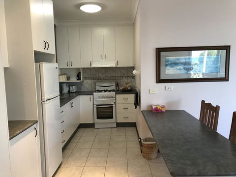 Eagle Bay Views - Accommodation Burleigh 15