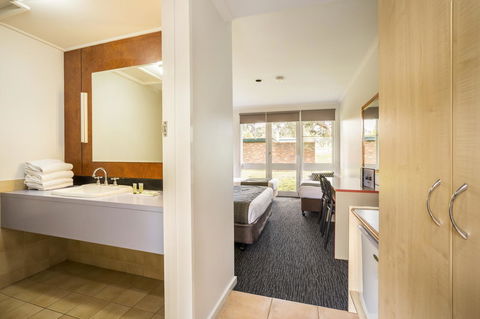 Burvale Hotel - Accommodation Burleigh 8