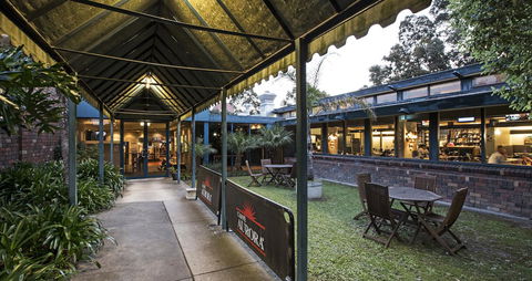 Burvale Hotel - Accommodation Burleigh 17