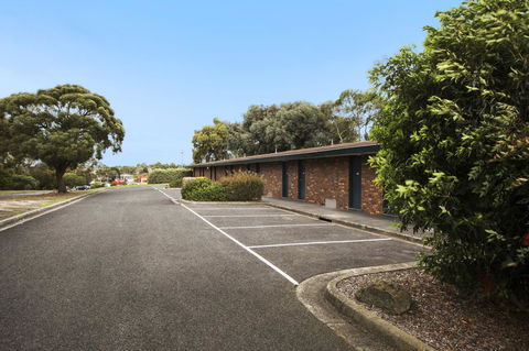 Burvale Hotel - Accommodation Burleigh 28