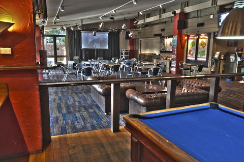 Burvale Hotel - Accommodation Burleigh 25