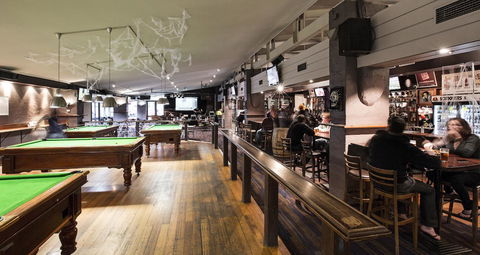Burvale Hotel - Accommodation Burleigh 22