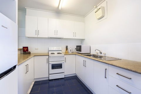 Burvale Hotel - Accommodation Burleigh 32