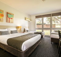 Burvale Hotel - Accommodation Burleigh