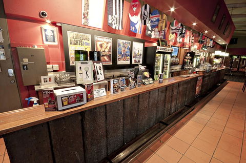 Burvale Hotel - Accommodation Burleigh 23