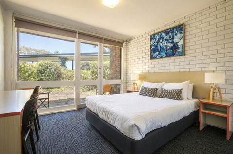Burvale Hotel - Accommodation Burleigh 5