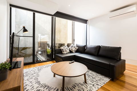 RenÃ©e - Beyond A Room Private Apartments - Accommodation Burleigh 11