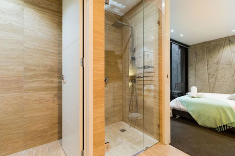 RenÃ©e - Beyond A Room Private Apartments - Accommodation Burleigh 8