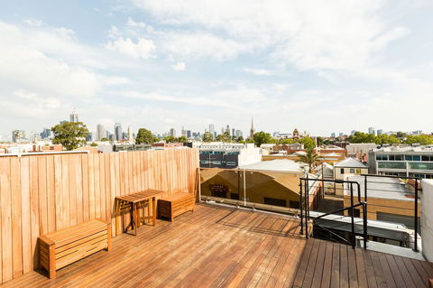 RenÃ©e - Beyond A Room Private Apartments - Accommodation Burleigh 3