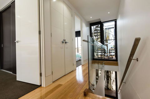 RenÃ©e - Beyond A Room Private Apartments - Accommodation Burleigh 5