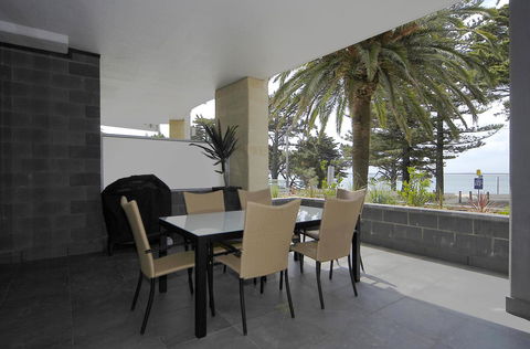 C-Scape Water Front Apartment - Accommodation Burleigh 14